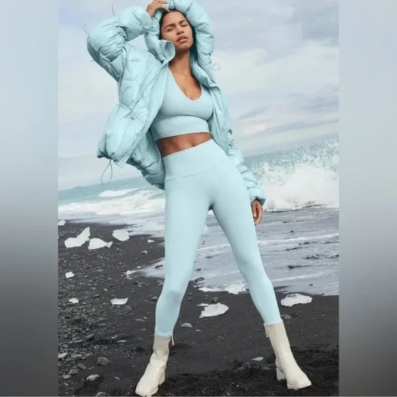 Alo Yoga Chalk Blue Air Lift Leggings - Picture 4 of 14